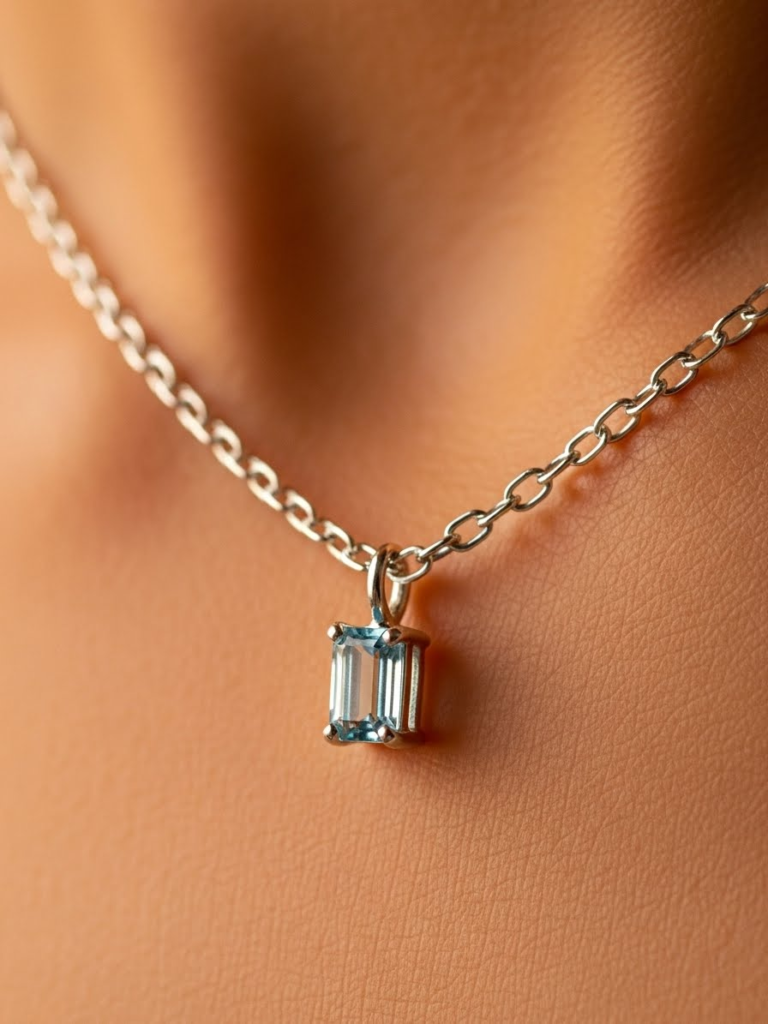 The 7 Simplest Icy Blue Accessories of 2026 to Frost Your Style 3 The 7 Simplest Icy Blue Accessories of 2026 to Frost Your Style