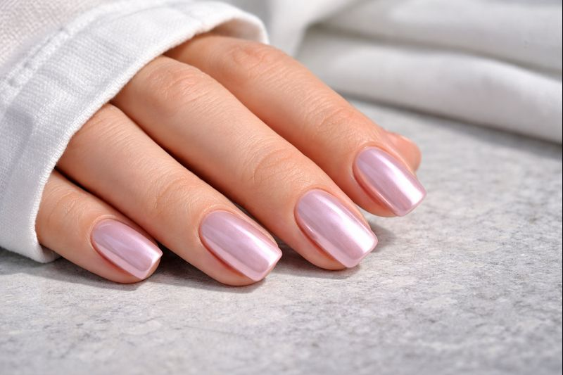 Light Pink Chrome Acrylic Nails: Almond, Square & Long Nail Inspiration for a Quiet Luxury Finish 4 Light Pink Chrome Acrylic Nails: Almond, Square & Long Nail Inspiration for a Quiet Luxury Finish