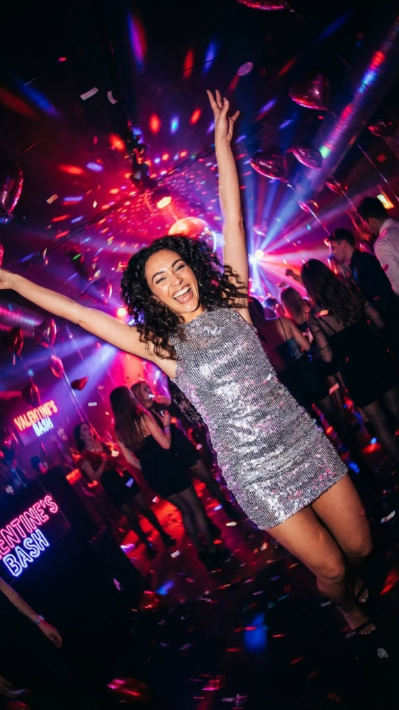 7 Dazzling Valentine Outfits for Women